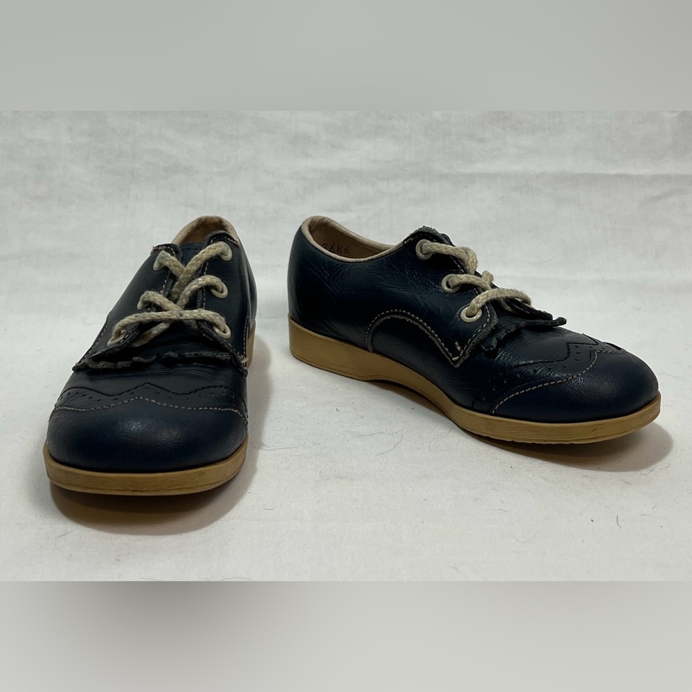 Vintage Stride Rite navy blue lace up shoes size 11 B